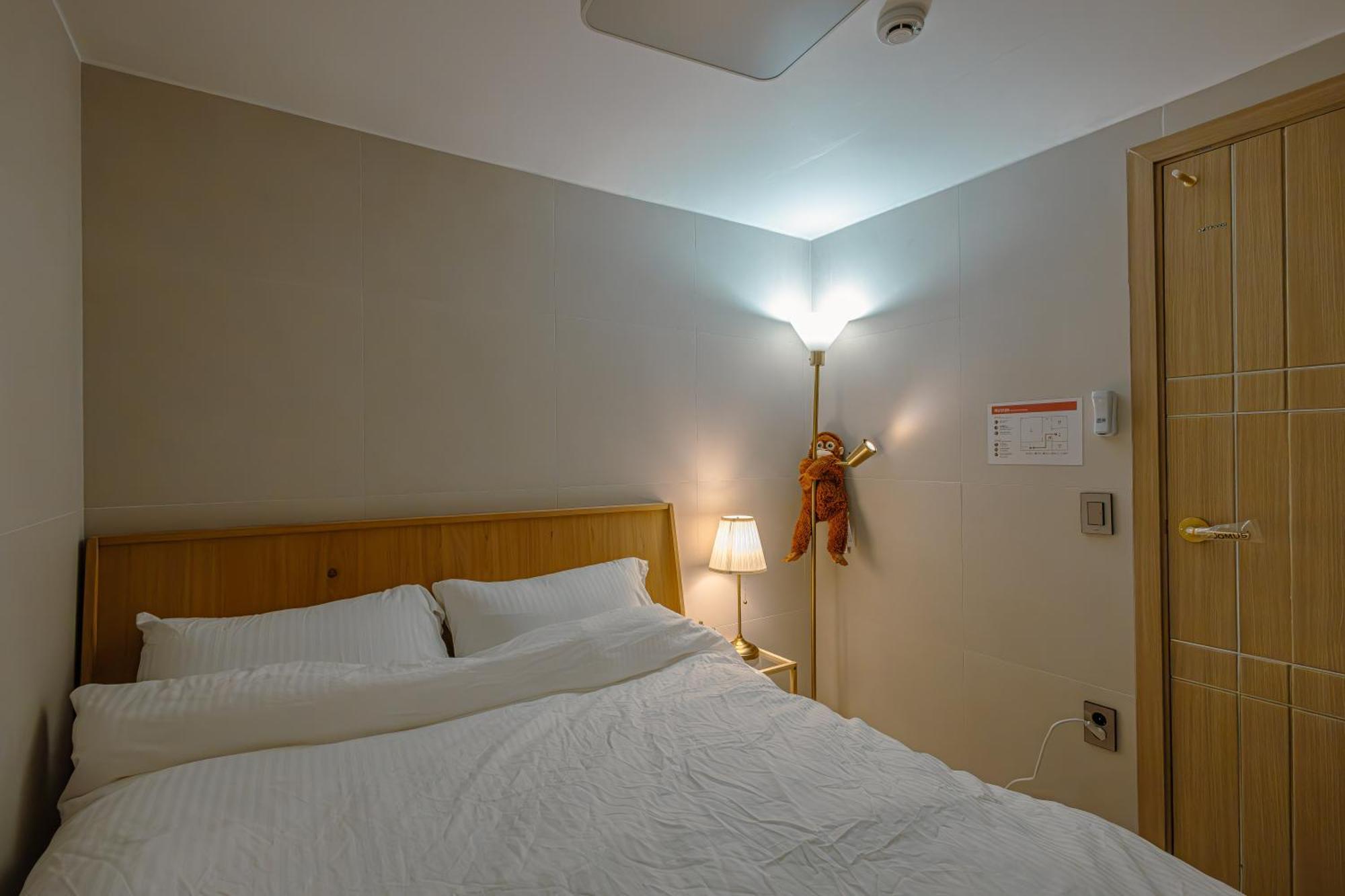 Marie'S House 102 Hongdae Hotel Сеул Екстериор снимка