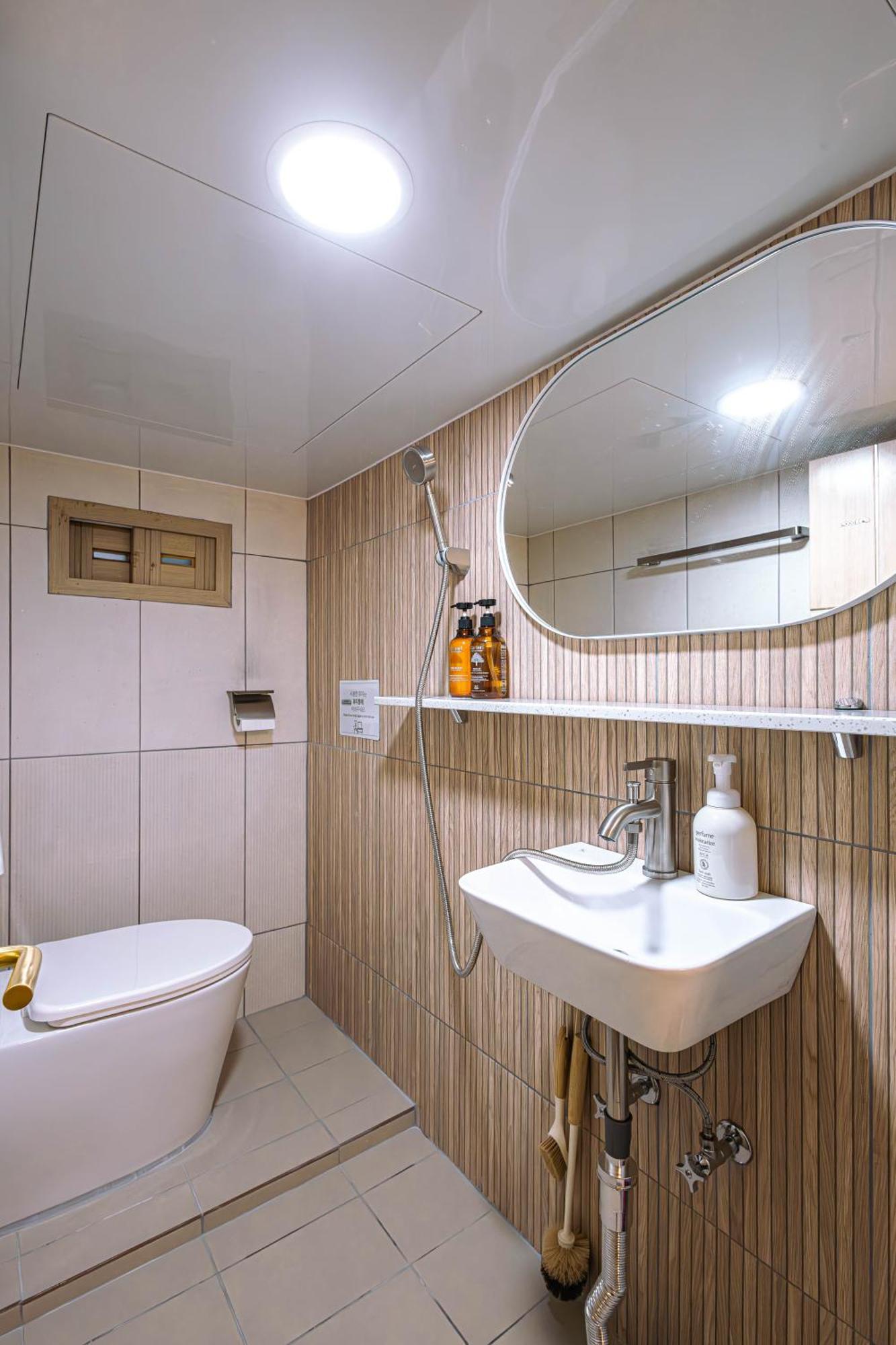 Marie'S House 102 Hongdae Hotel Сеул Екстериор снимка